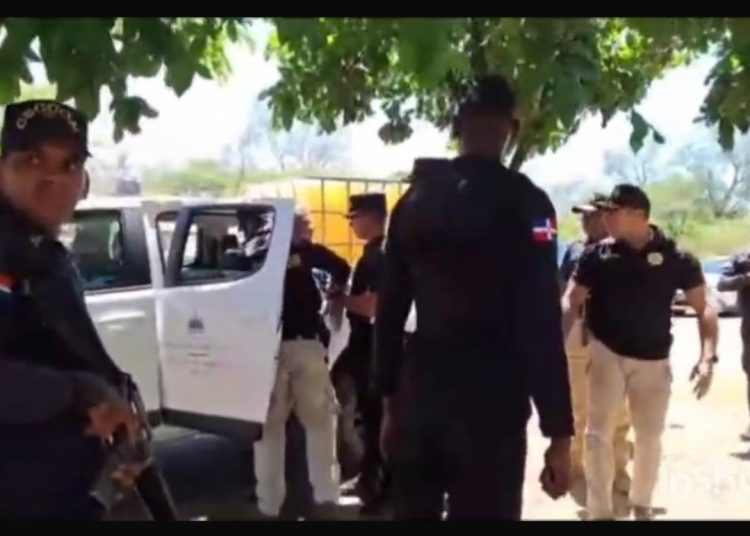 Investigan dirigente choferil por centros de acopio de combustible en Santiago