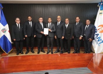 Expresidentes del colegio de abogados (CARD) respaldan a Milton Morrison y su gestión frente al INTRANT