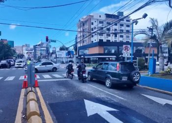 Conductores reaccionan tras la prohibición de giros a la izquierda en la av. Tiradentes