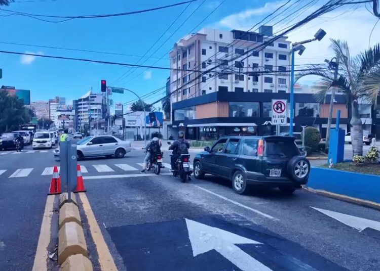 Conductores reaccionan tras la prohibición de giros a la izquierda en la av. Tiradentes