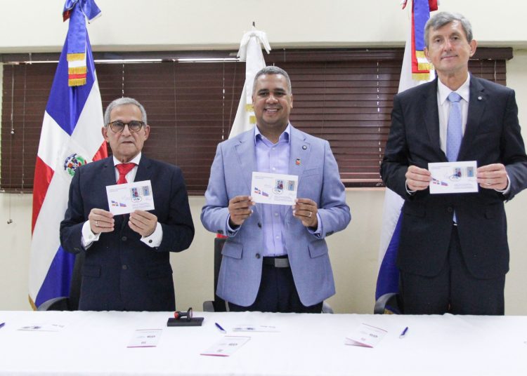 INPOSDOM y Embajada de Rusia emiten sello postal por 80 años de relaciones diplomáticas