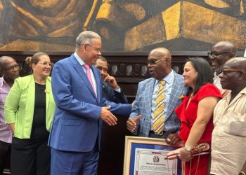 Congreso Nacional reconoce a Juan Ramón Gómez Díaz por su trayectoria en los medios de comunicación