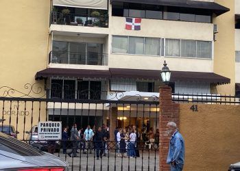 Hombre ultimó a su vecina en un condominio de Naco; la víctima es familiar de Hipólito Mejía