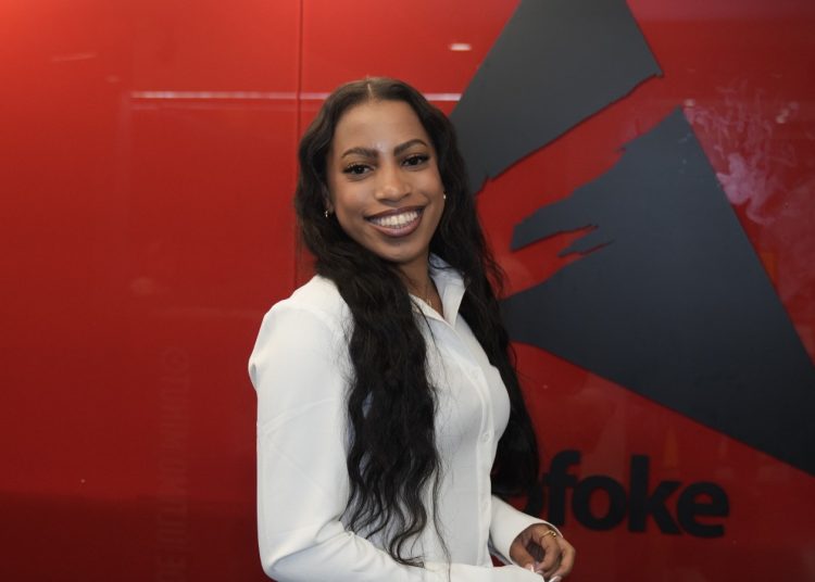 Dianette Menez promueve su nuevo sencillo “Amado Mío” y se prepara para el evento cristiano “Santuario RD”