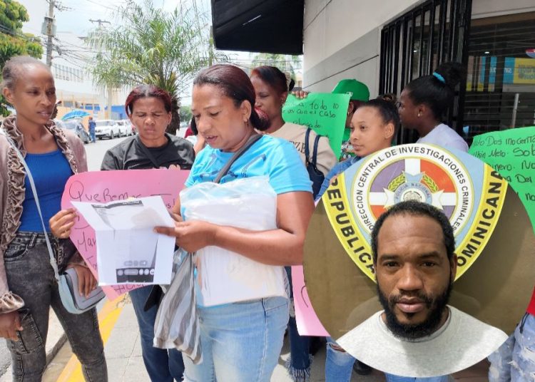 Familiares claman justicia por doble asesinato en Baní; denuncian descarga de imputado