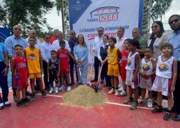 INEFI anuncia la construcción de un polideportivo en Santiago