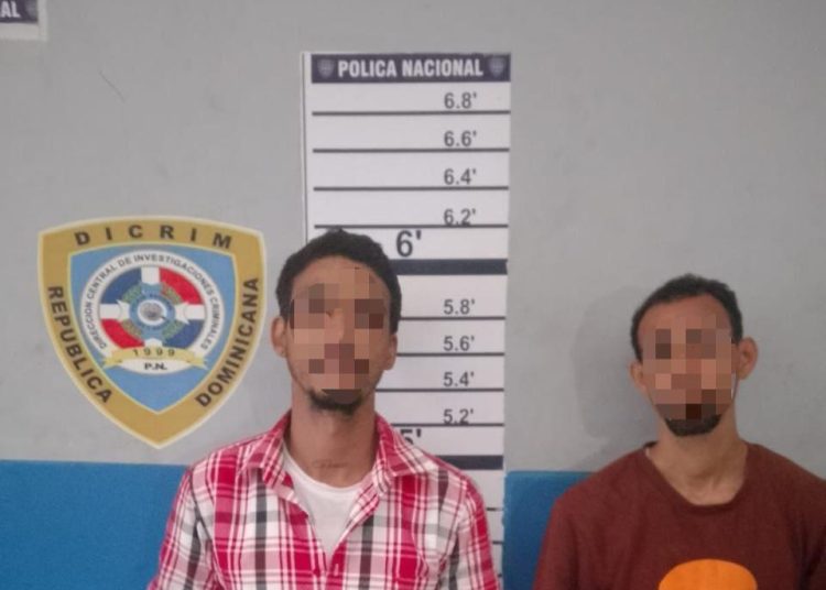 Apresan a dos hombres por robo de materiales de construcción en Santiago