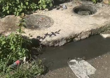 Denuncian deterioro en calles y aceras en Los Frailes I