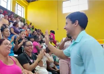 Fundación GBC y Raymond Rodríguez realizan entrega de útiles escolares con estricto control organizativo en el Club San Carlos