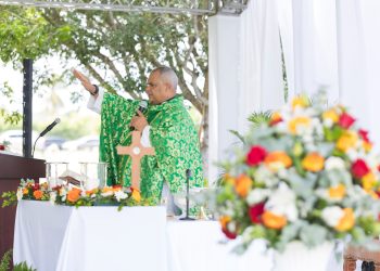 Parque del Prado celebra Día del Padre con una emotiva eucaristía