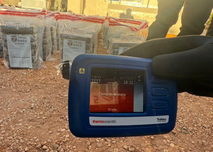 Intervienen lancha con más de 1.5 toneladas de presunta cocaína en Pedernales