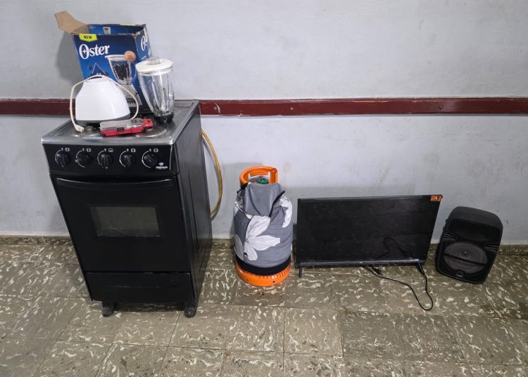 Policía recupera electrodomésticos robados en Monte Plata