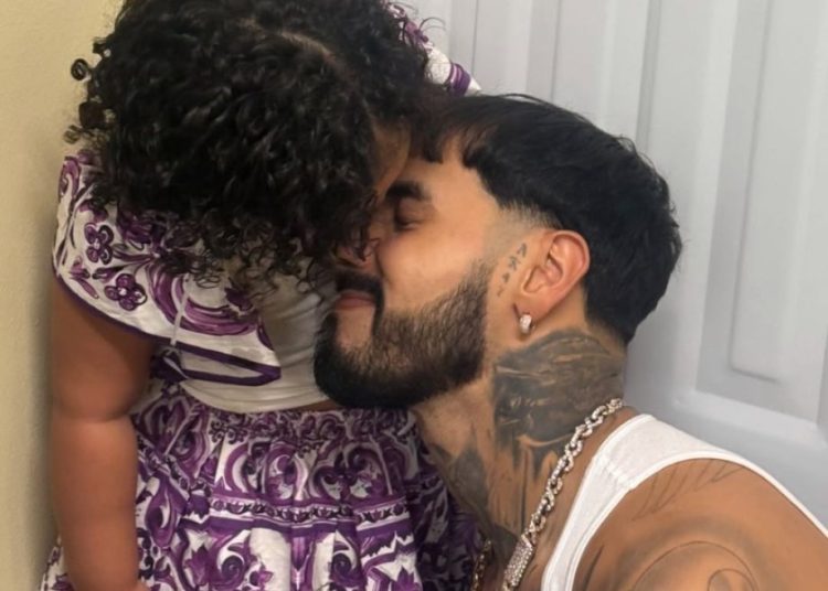 ¡Alerta ternura! Anuel AA protagoniza emotivo momento con su hija Cattaleya