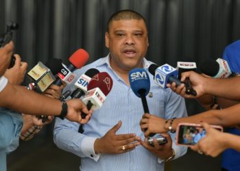 Diputado del PRD califica como «palo acechao a la población» aprobación de préstamo