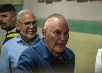 Candidatos del chavismo llaman a votar en comicios municipales y consulta popular