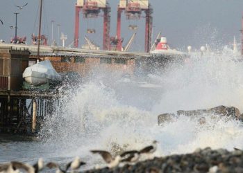 Perú recibe durante alerta de tsunami olas de alrededor de 1 metro, sin reportar daños