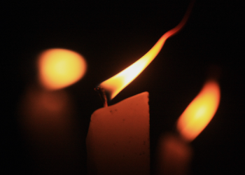 Inversores para todos: instituciones públicas compran su propia luz mientras el Estado subsidia un sistema en crisis