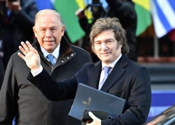 Milei insta a que Mercosur no sea «escudo protector», sino «lanza para penetrar mercados»