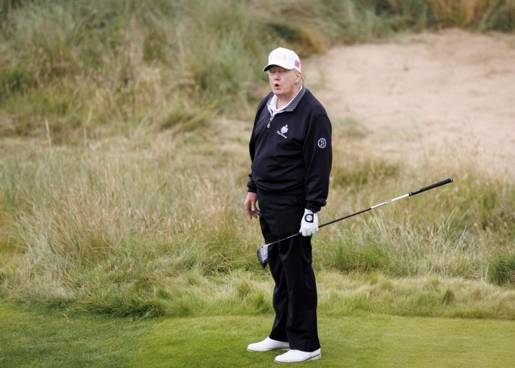 Donald Trump, presidente, magnate y dueño de 19 campos de golf