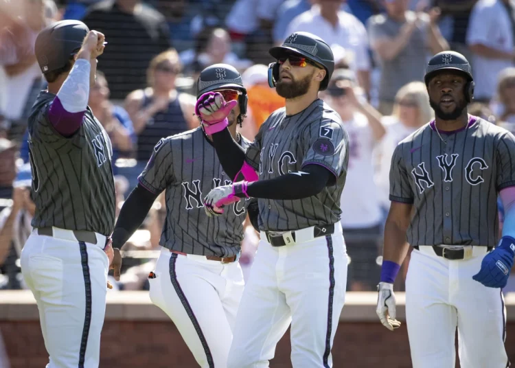 Alonso y Nimmo lideran paliza de los Mets sobre los Yankees en la Serie del Subway