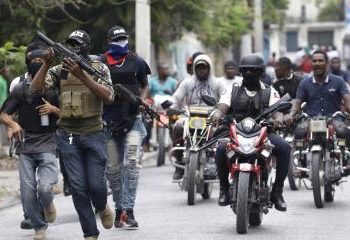 EEUU advierte que bandas armadas en Haití buscan derrocar al Estado y reitera su apoyo a la estabilidad democrática