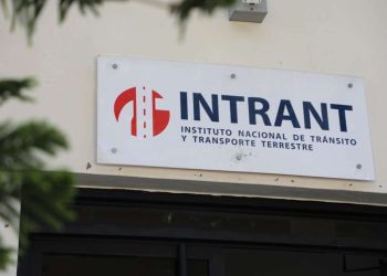 Intrant aclara que no ha sido suspendido el proceso de licitación para la emisión de licencias de conducir