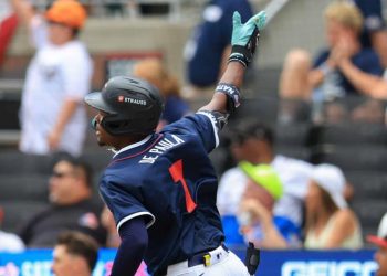 Josué De Paula da jonrón y guía a la Liga Nacional al triunfo en el Juego de Futuras Estrellas 2025