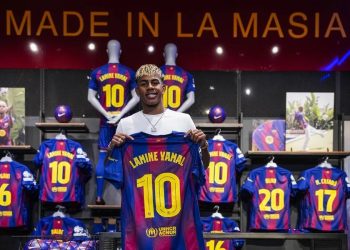 Lamine Yamal: «Messi ha hecho su camino yo voy a hacer el mío»