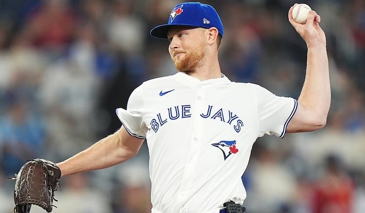 Azulejos aplastan a los Tigres y se colocan como líderes de la Liga Americana