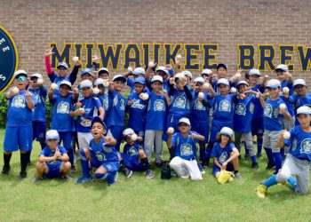 Licey Summer Camp visita academias de MLB en el país