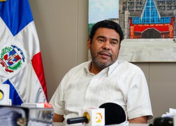 Duluc asegura seguirán consensuado con sectores Código Laboral pero «no se devolverán» hasta lograr aprobación