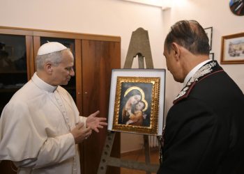 León XIV pide a la policía responder al crimen «con la fuerza de la ley y la honestidad»