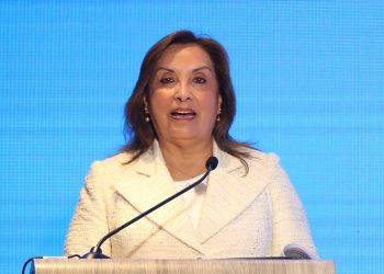 La desaprobación a Boluarte se elevó al 97% con un masivo rechazo a su aumento de sueldo