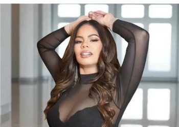 Zulinka Pérez felicita a su hermanita Ana Beatriz tras actuación en tributo a su padre