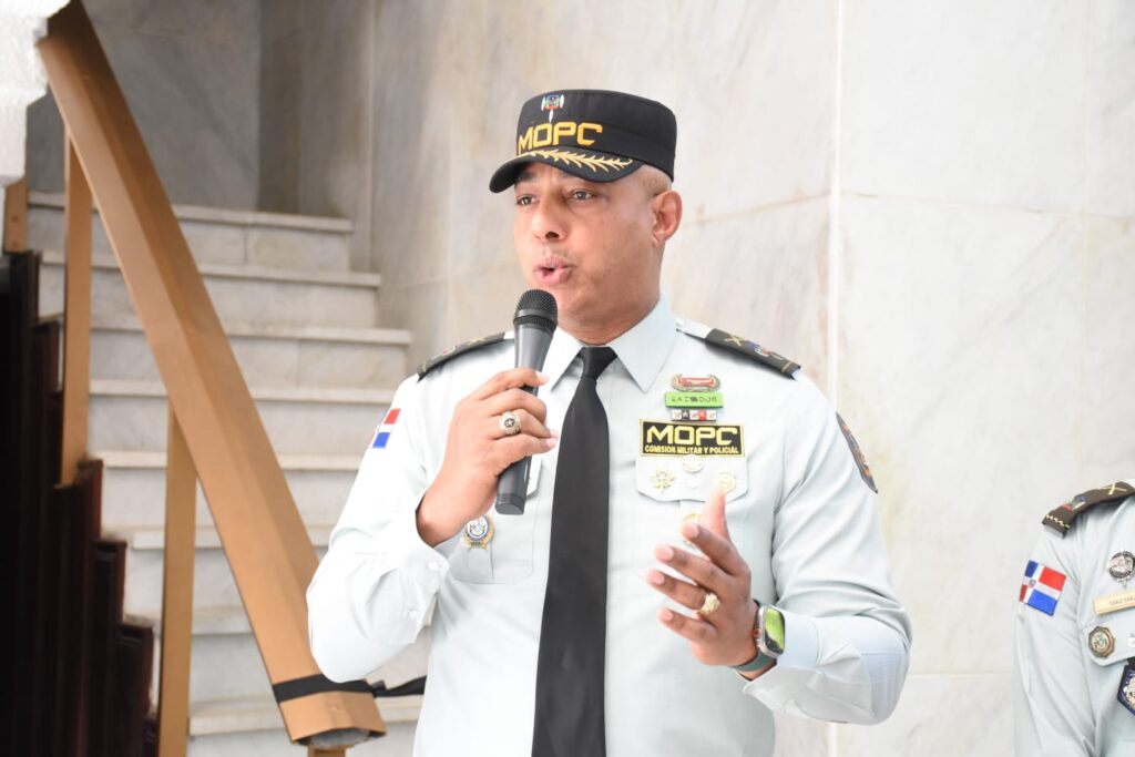 COMIPOL celebra su aniversario 13 con ofrenda floral a los Padres de la Patria - Noticias de hoy en República Dominicana | De Último Minuto