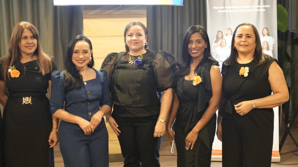 Caroll Mueses presenta plancha para presidir la Asociación de Cronistas Sociales - Noticias de hoy en República Dominicana | De Último Minuto