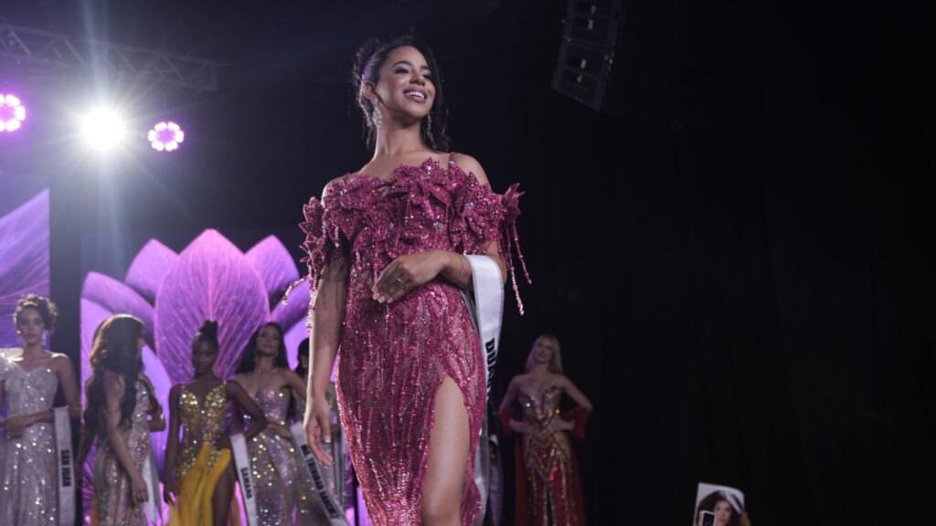 Beldades derrocharon glamour y elegancia en la competencia preliminar del Miss RD 2025 - Noticias de hoy en República Dominicana | De Último Minuto