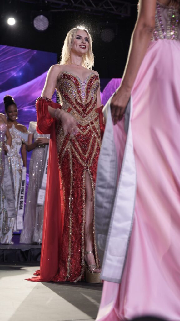 Beldades derrocharon glamour y elegancia en la competencia preliminar del Miss RD 2025 - Noticias de hoy en República Dominicana | De Último Minuto