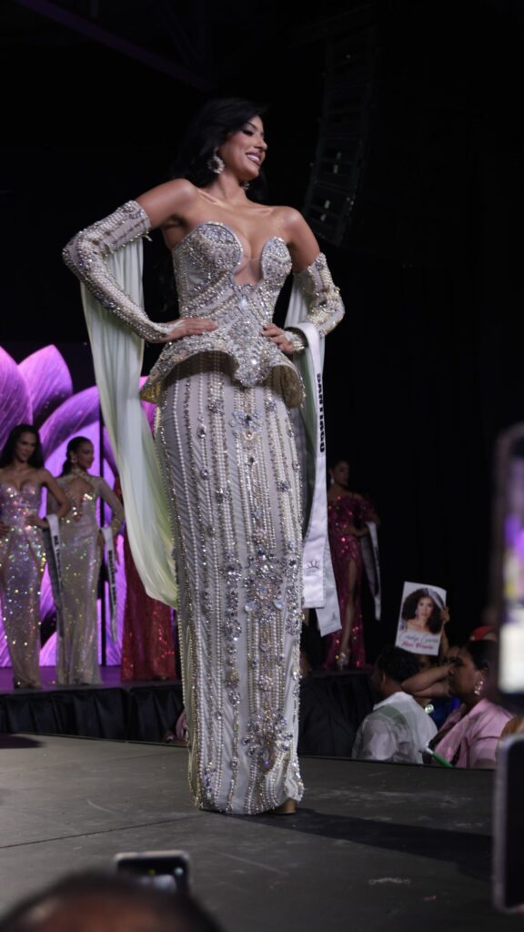 Beldades derrocharon glamour y elegancia en la competencia preliminar del Miss RD 2025 - Noticias de hoy en República Dominicana | De Último Minuto