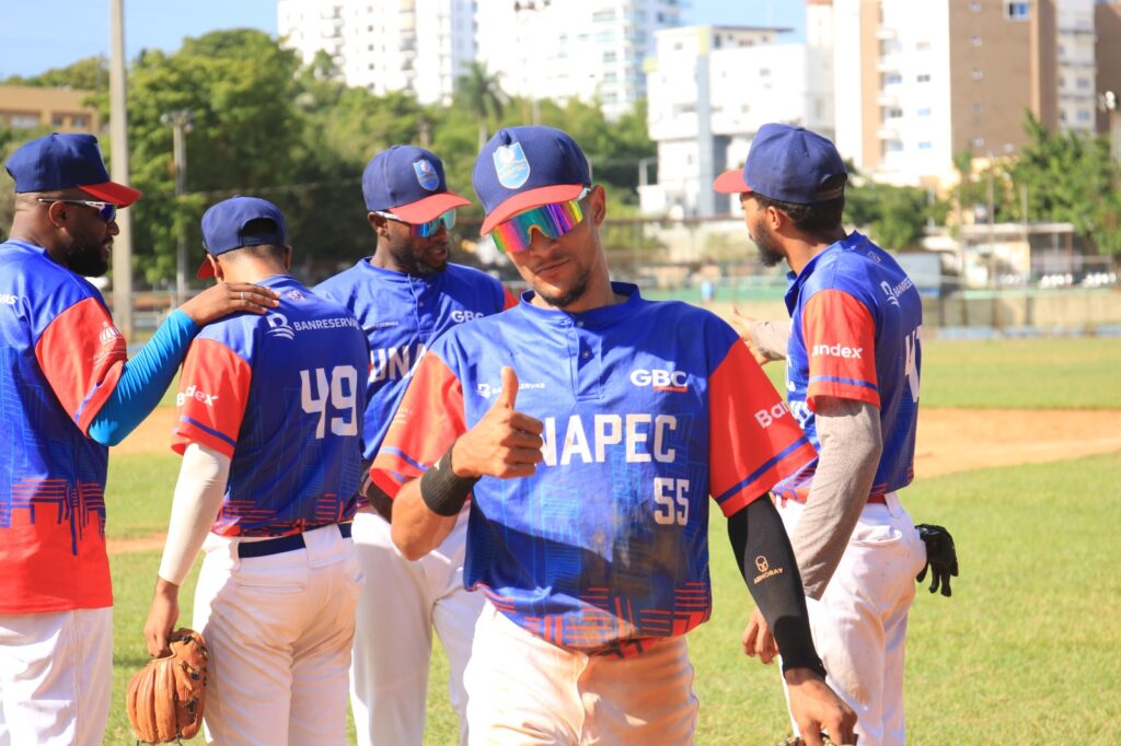 UASD, UNAPEC, PUCMM y UCATEBA avanzan a las semifinales de Liga de Béisbol Universitario - Noticias de hoy en República Dominicana | De Último Minuto