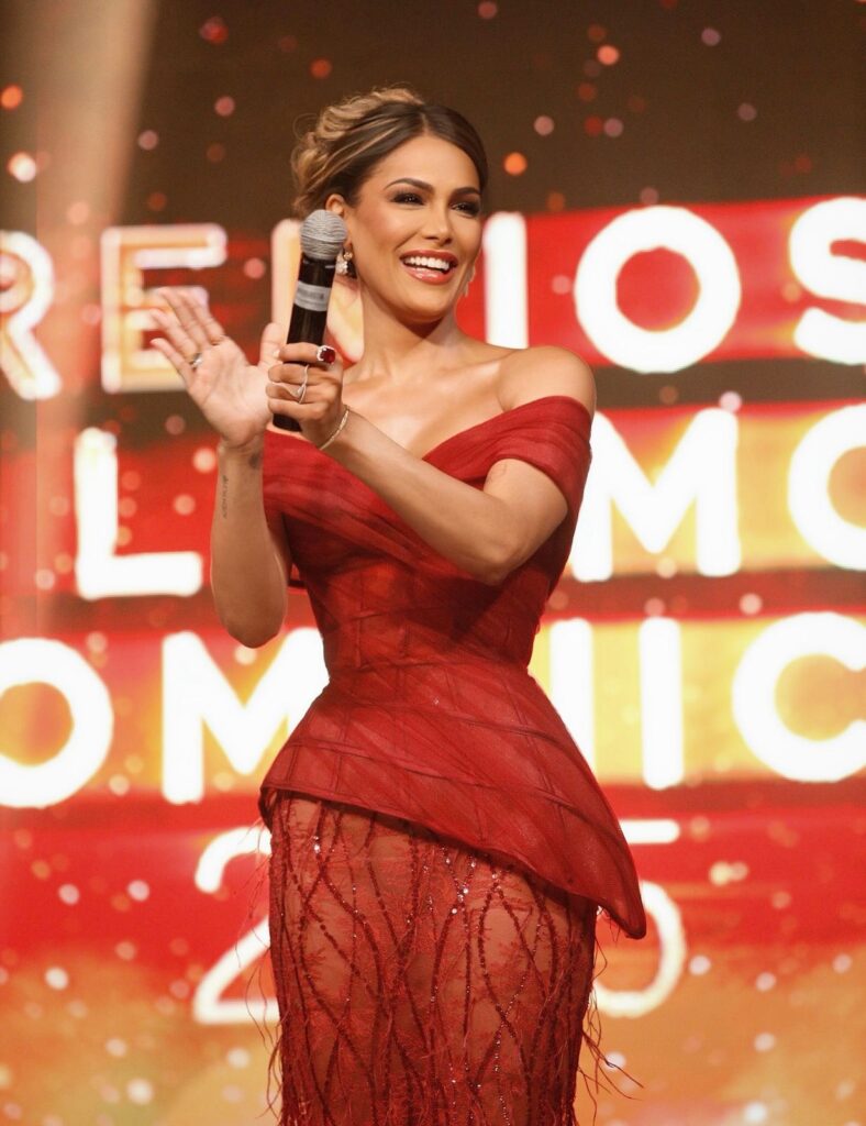 Caroline Aquino deslumbra como presentadora en Premios a la Moda Dominicana | 4 | Caroline Aquino deslumbra como presentadora en Premios a la Moda Dominicana - Noticias de hoy en República Dominicana | De Último Minuto