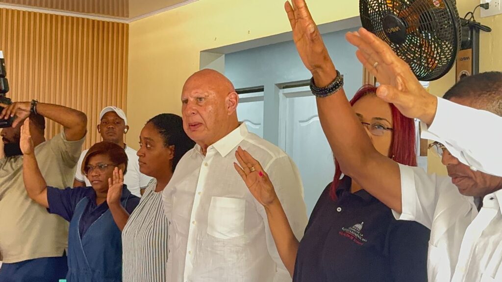 Juramentan Consejo de Desarrollo Municipal en Arroyo Barril con respaldo multisectorial - Noticias de hoy en República Dominicana | De Último Minuto