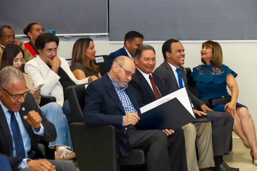 UASD reconoce al ingeniero Leonardo Reyes Madera, director de Onesvie - Noticias de hoy en República Dominicana | De Último Minuto
