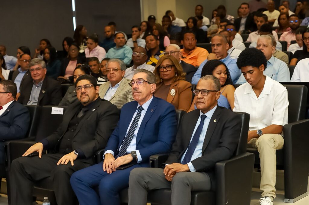 UASD reconoce al ingeniero Leonardo Reyes Madera, director de Onesvie - Noticias de hoy en República Dominicana | De Último Minuto
