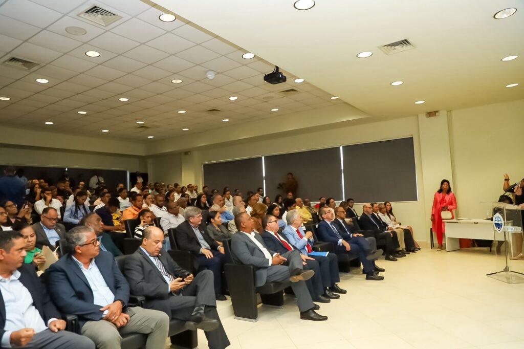UASD reconoce al ingeniero Leonardo Reyes Madera, director de Onesvie - Noticias de hoy en República Dominicana | De Último Minuto