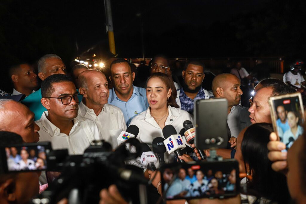 ASDN inaugura remozamiento e iluminación del puente La Barquita - Noticias de hoy en República Dominicana | De Último Minuto