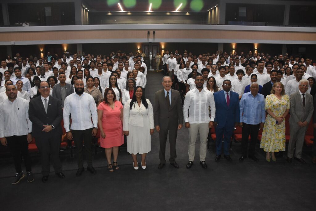 MESCyT e ITLA realizan entrega de 350 becas nacionales a estudiantes en carreras STEAM | 4 | MESCyT e ITLA realizan entrega de 350 becas nacionales a estudiantes en carreras STEAM - Noticias de hoy en República Dominicana | De Último Minuto