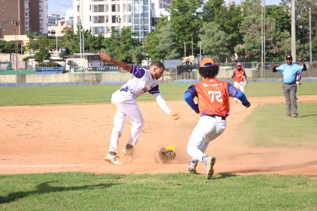 UASD y Unapec avanzan a final del Béisbol Universitario - Noticias de hoy en República Dominicana | De Último Minuto