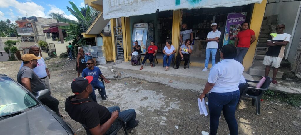 Edeeste despliega equipos comunitarios para explicar causas de apagones y garantizar mejoras en el servicio - Noticias de hoy en República Dominicana | De Último Minuto
