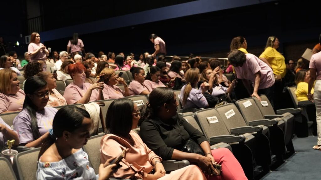 Conferencia “Una Nueva Actitud” reúne a decenas de mujeres en Santo Domingo | 4 | Conferencia “Una Nueva Actitud” reúne a decenas de mujeres en Santo Domingo
